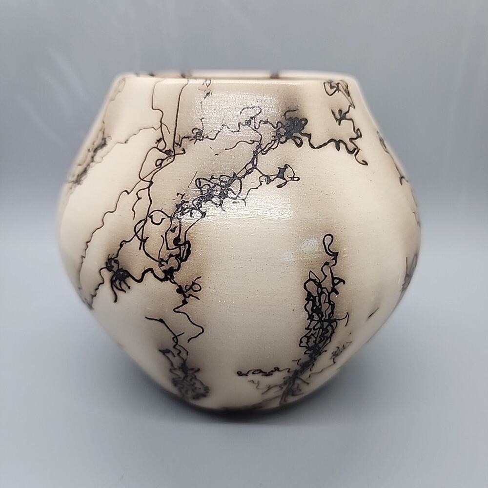 SIGNED Horsehair Pottery Vase Ceramic Art‎ Vase by CHERYL JAMISON 4.5in x 5.5in - Picture 3 of 6